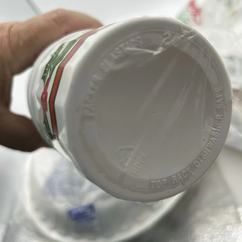 Vintage Hefty Styrofoam Christmas plates bowls plastic cups Lot. Christmas Trees